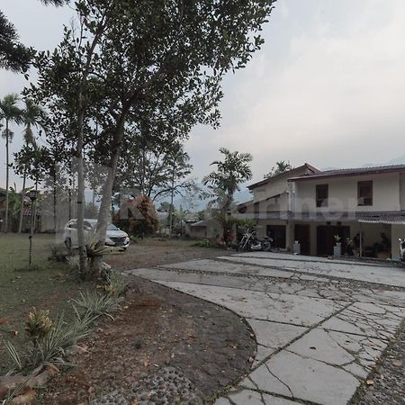 Bens Homestay Mitra Reddoorz بوكور المظهر الخارجي الصورة