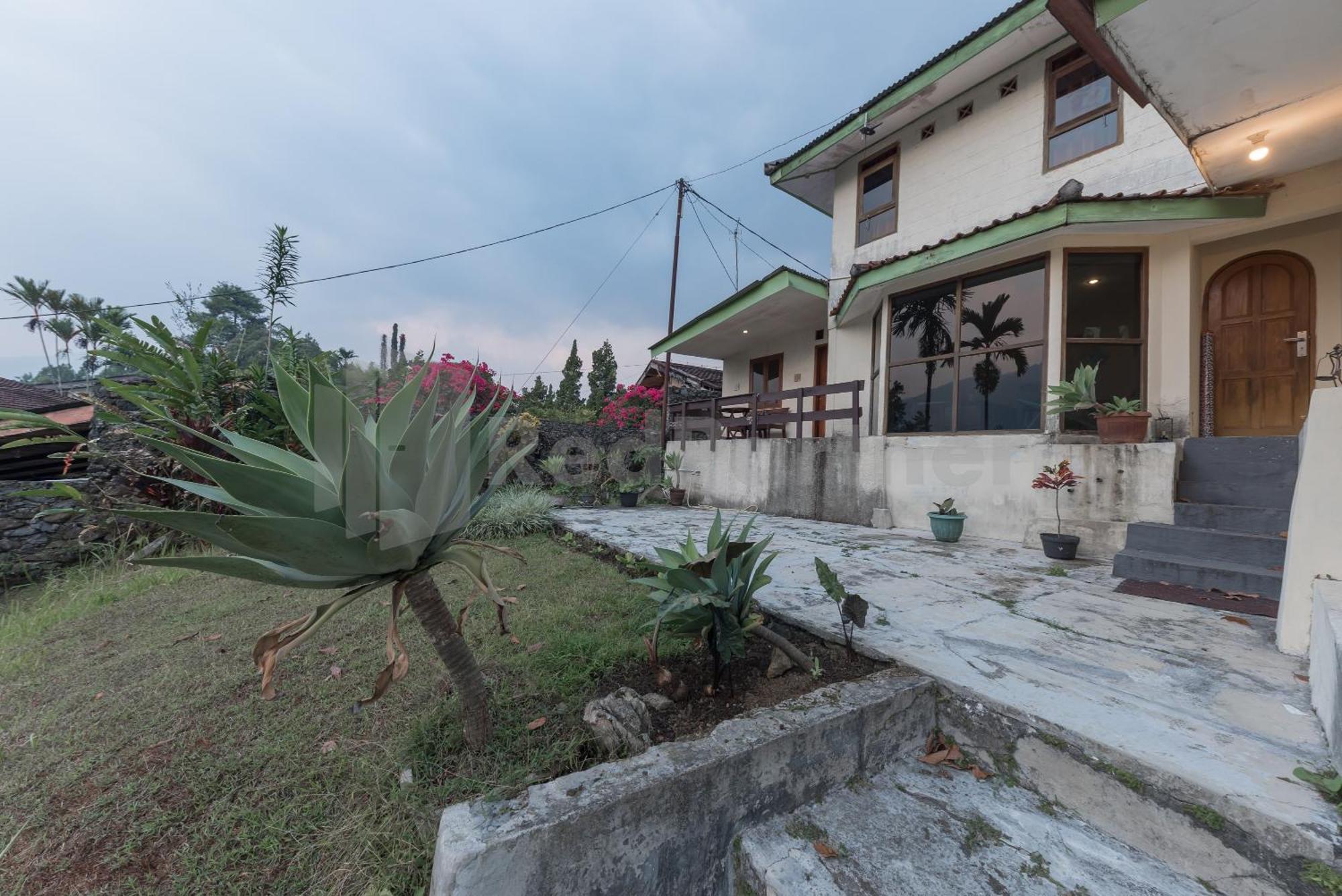 Bens Homestay Mitra Reddoorz بوكور المظهر الخارجي الصورة